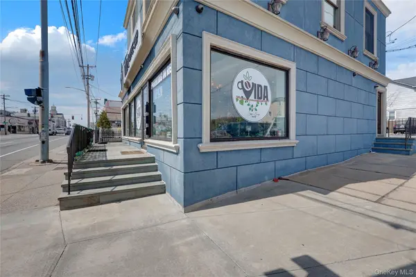 882 Hempstead TPKE, Franklin Square, NY 11010