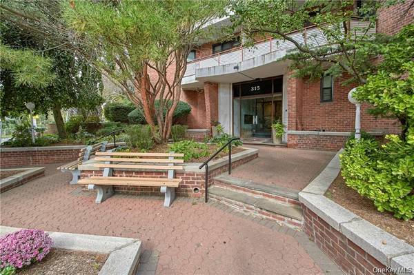 315 King Street #3C, Port Chester, NY 10573
