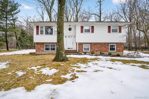 9 Eros DR, Airmont, NY 10952