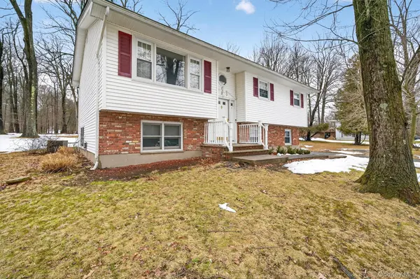 9 Eros DR, Airmont, NY 10952