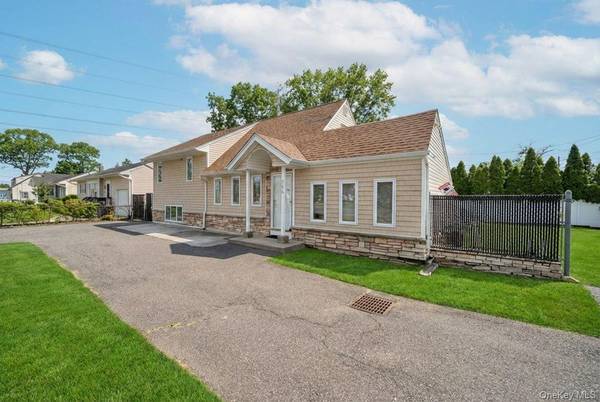 266 Ronkonkoma AVE, Ronkonkoma, NY 11779