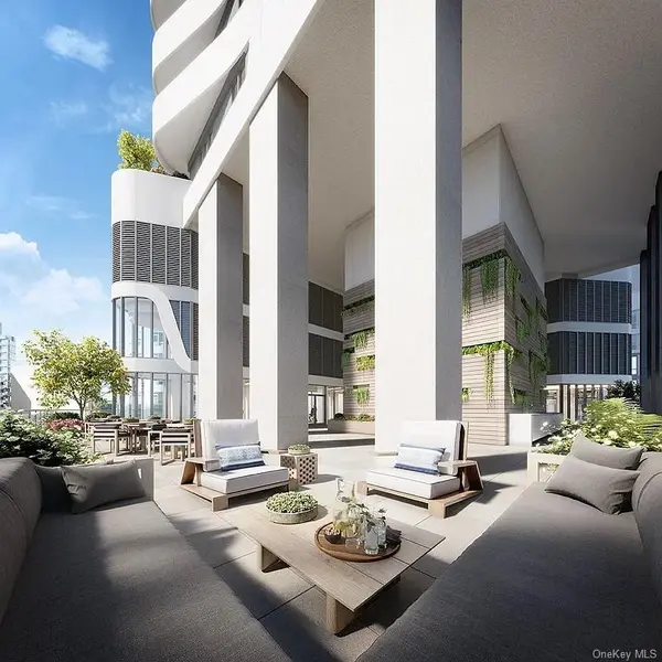 2416 Queens PLZ #18B, Long Island City, NY 11101