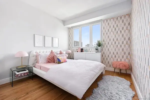 2416 Queens PLZ #18B, Long Island City, NY 11101
