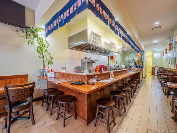 63-28 Roosevelt AVE, Woodside, NY 11377