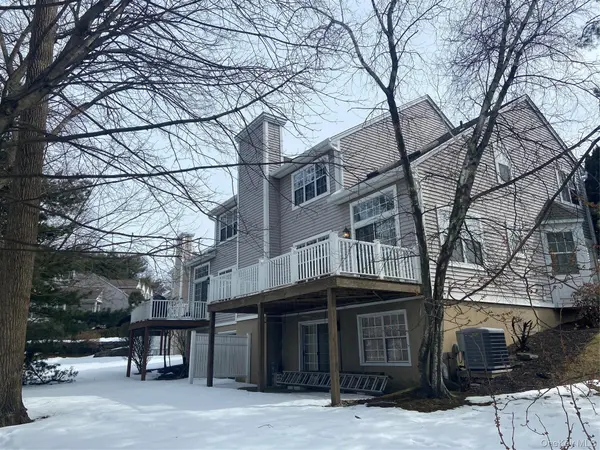 83 Roundtop RD, Yonkers, NY 10710