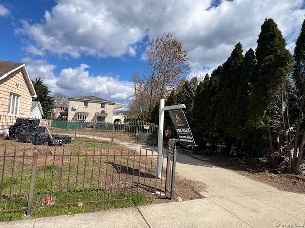 146-43 Bayside AVE, Flushing, NY 11354