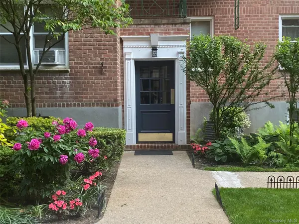32 Cathedral AVE #6C, Hempstead, NY 11550