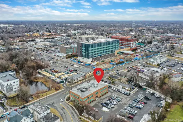 180 E Main ST, Bay Shore, NY 11706
