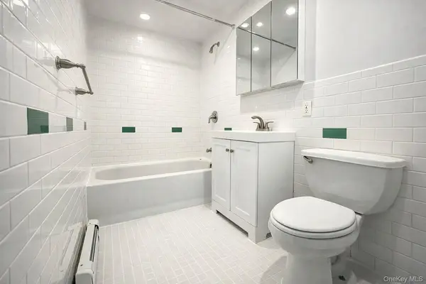 30-74-76 30th ST, Astoria, NY 11102