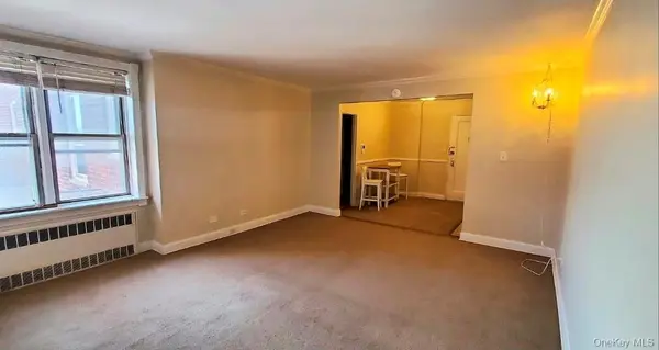 105-37 64th AVE #3C, Forest Hills, NY 11375