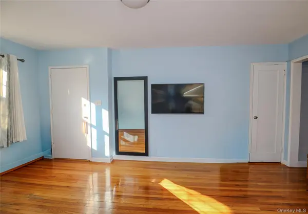 211-07 73 AVE #A, Bayside, NY 11364