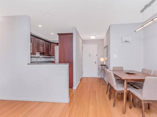 1874 Pelham Pkwy #4A, Bronx, NY 10461
