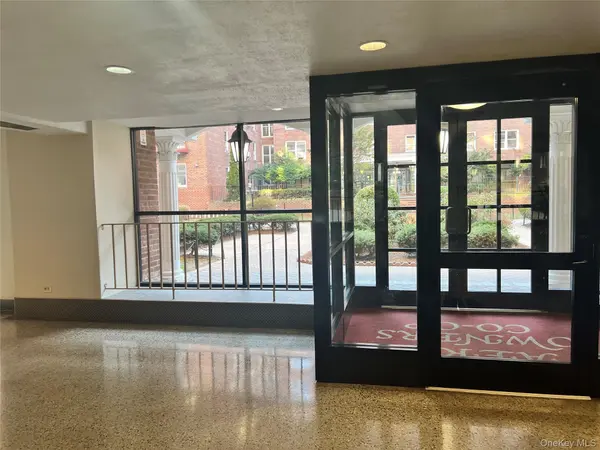 105-38 63rd DR #5K, Forest Hills, NY 11375