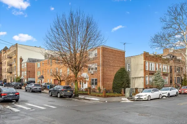 2504 42nd ST, Astoria, NY 11103