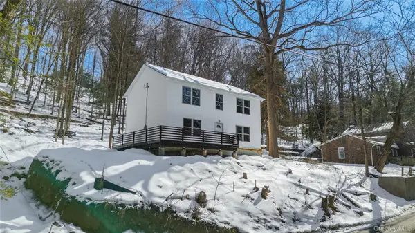 525 Millbrook DR, Esopus, NY 12429