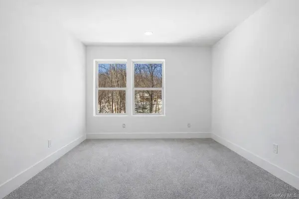 525 Millbrook DR, Esopus, NY 12429