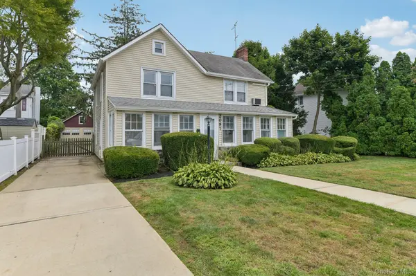 2097 Washington AVE, Seaford, NY 11783