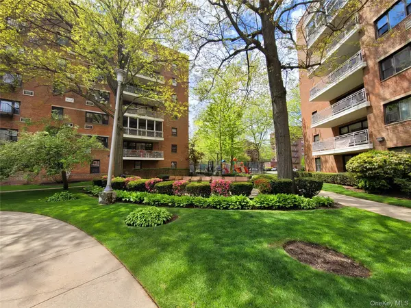 89-40 151th Ave #3B, Howard Beach, NY 11414