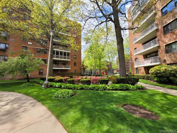 89-40 151th Ave #3B, Howard Beach, NY 11414