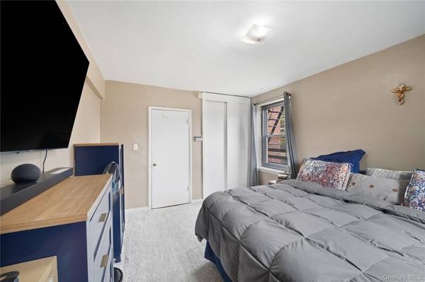 73-11 Bell BLVD #2C, Bayside, NY 11364