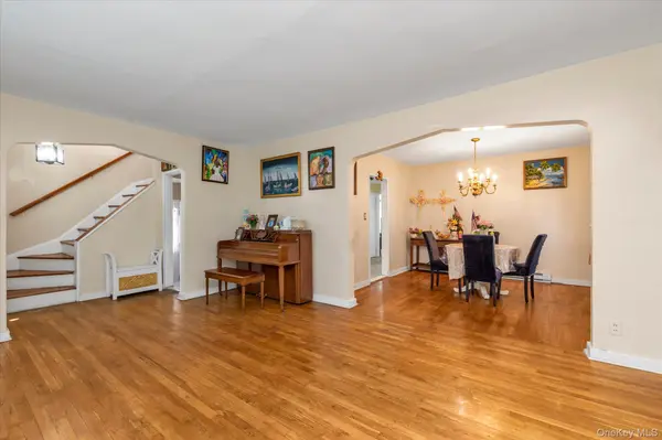 112 Ann ST, Valley Stream, NY 11580