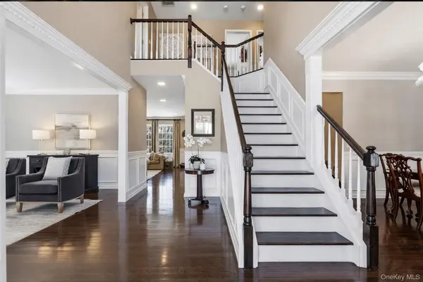 2 Bassett CT, Baldwin Place, NY 10505