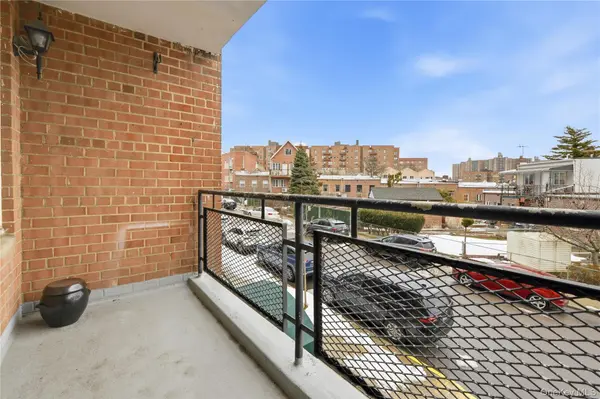 67-50 Thornton PL #1F, Forest Hills, NY 11375