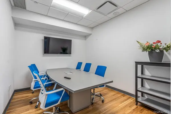 115 W 29th ST #807, New York (manhattan), NY 10001