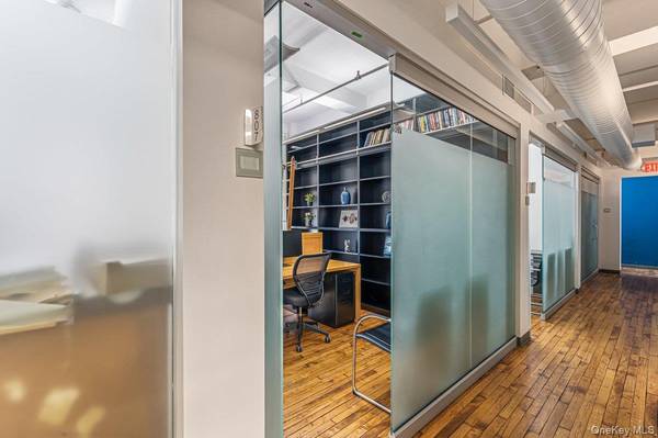 115 W 29th ST #807, New York (manhattan), NY 10001