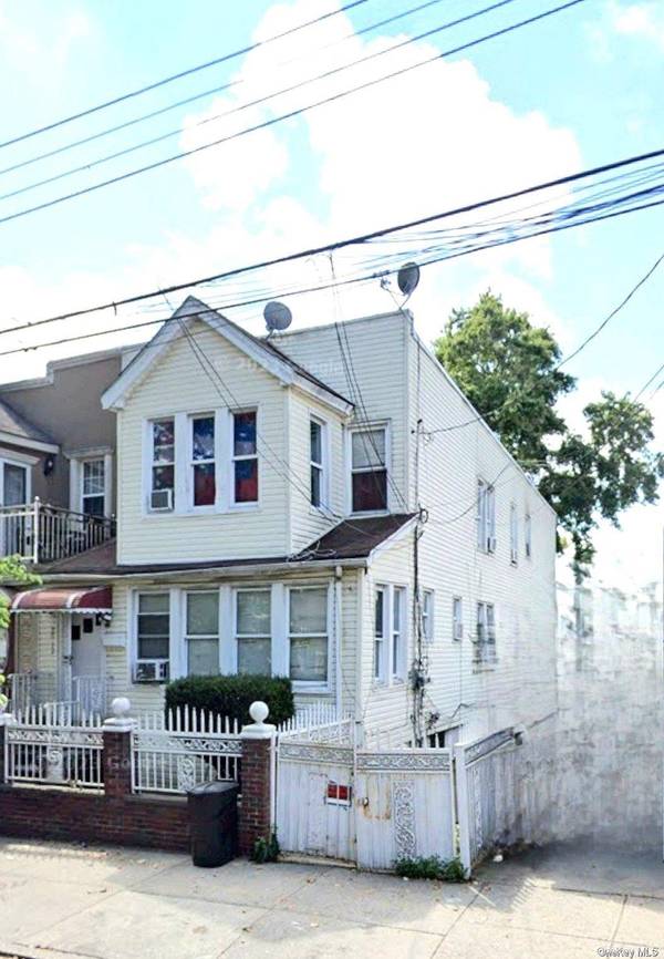 86-12 123rd ST, Richmond Hill North, NY 11418