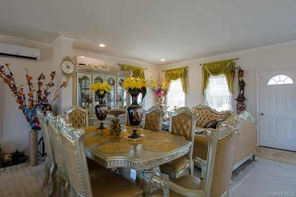 126 Trafalgar DR, Shirley, NY 11967
