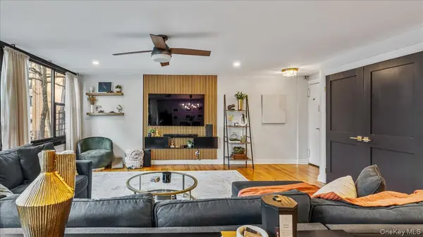 10-24 166th ST #3A, Beechhurst, NY 11357