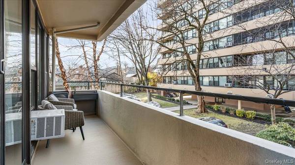 10-24 166th ST #3A, Beechhurst, NY 11357