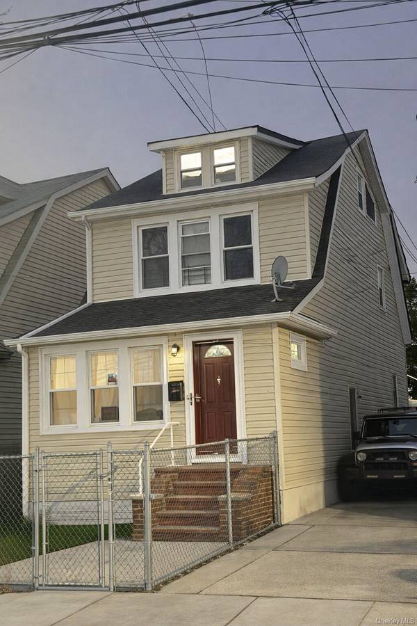 13723 249th ST, Rosedale, NY 11422