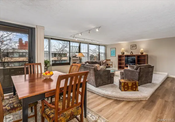 7-24 166th ST #8C, Beechhurst, NY 11357