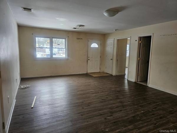 556 Taylor AVE, East Patchogue, NY 11772