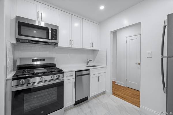 6535 Yellowstone BLVD #2F, Forest Hills, NY 11375