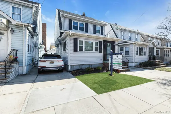 92-13 245th ST, Floral Park, NY 11001