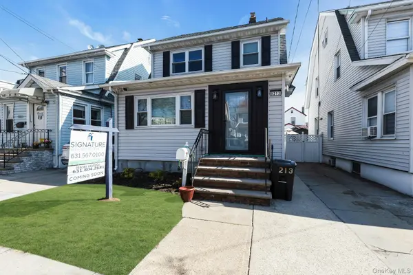 92-13 245th ST, Floral Park, NY 11001