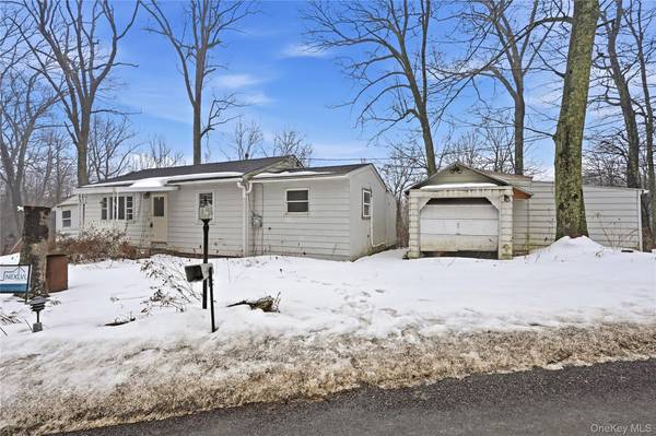 384 Tempaloni RD, Wurtsboro, NY 12428