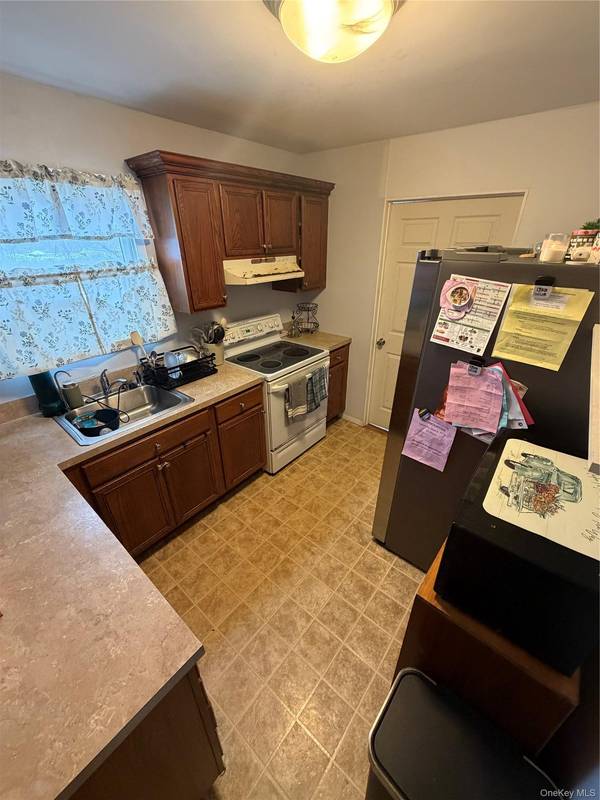 30 Eastwood BLVD, Centereach, NY 11720