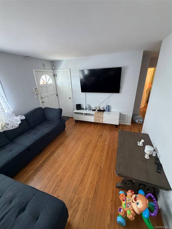 30 Eastwood BLVD, Centereach, NY 11720