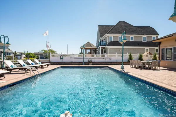 19 Marlin RD, East Quogue, NY 11942
