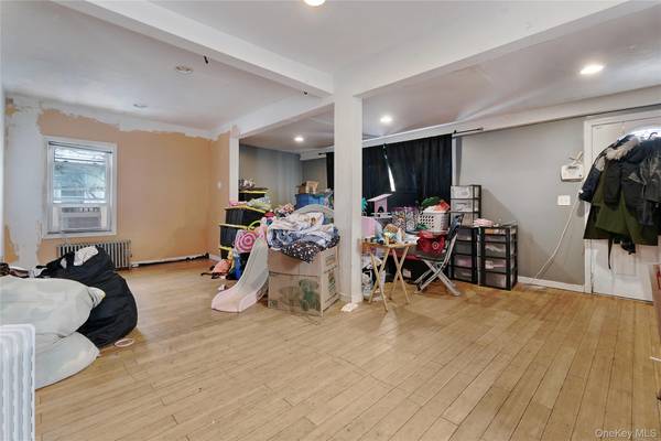 6529 Bayfield AVE, Arverne, NY 11692