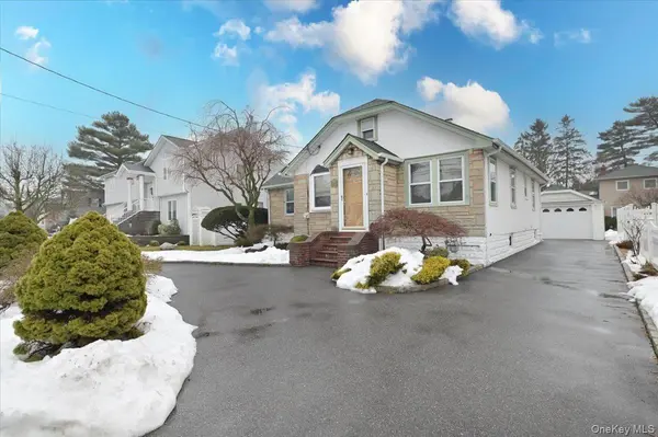 2016 Abbot AVE, Merrick, NY 11566
