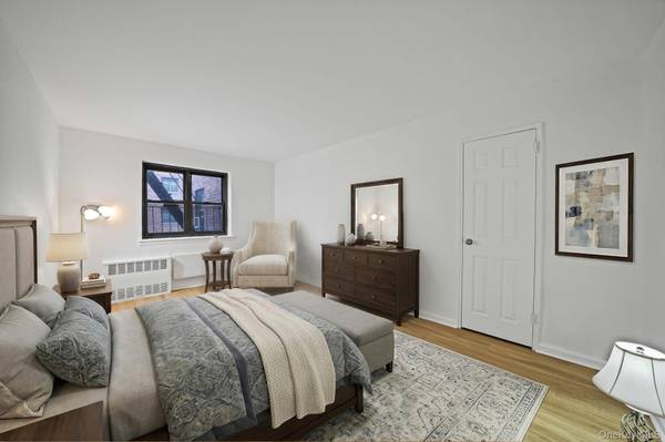 94-31 60th AVE #2G, Elmhurst, NY 11373