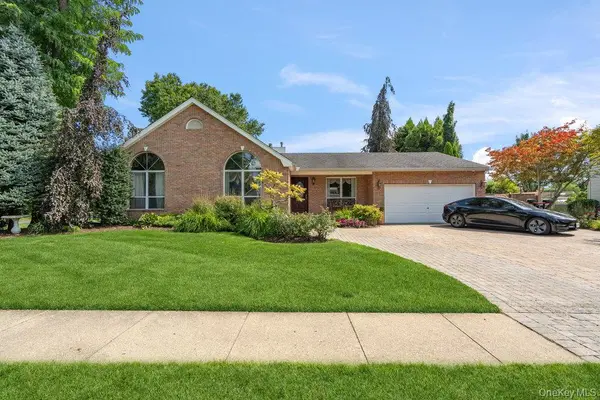9 Defeo CT, Deer Park, NY 11729