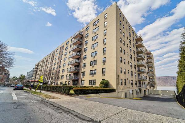 1085 Warburton AVE #316, Yonkers, NY 10701