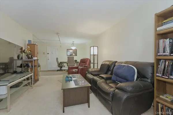 222 Smith ST #2E, Freeport, NY 11520