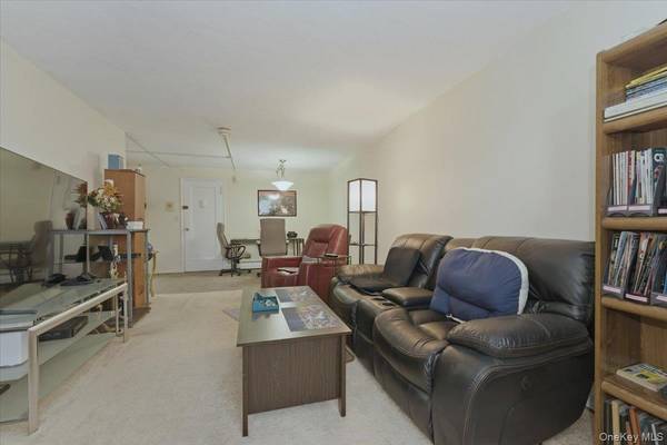 222 Smith ST #2E, Freeport, NY 11520